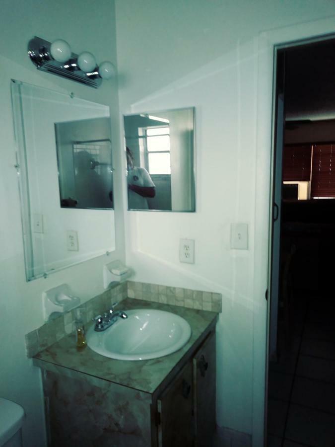 Appartement Newly Furnished Large, Clean, Quiet Private Unit à Fort Lauderdale Extérieur photo